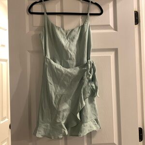 ✨BRAND NEW✨ GREEN DRESS SIZE 8